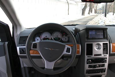 Chrysler Grand Voyager. Фото Марии Цыбульской с сайта gazeta.ru