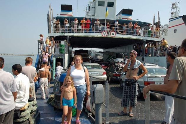 Что ждет туристов-автомобилистов на Керченской переправе  - фото 2