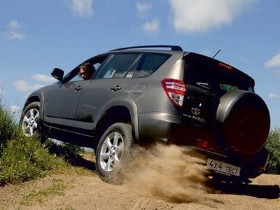 Toyota RAV4. Фото Александра Страхова-Баранова с сайта media.club4x4.ru Toyota RAV4. Фото Александра Страхова-Баранова с сайта media.club4x4.ru