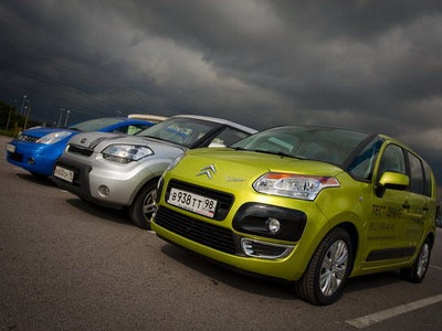Nissan Note, Kia Soul и Citroen C3 Picasso. Фото Романа Останина с сайта kolesa.ru Nissan Note, Kia Soul и Citroen C3 Picasso. Фото Романа Останина с сайта kolesa.ru