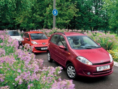 Chery Kimo, Daewoo Matiz и Peugeot 107. Фото Степана Шумахера с сайта autoreview.ru. Chery Kimo, Daewoo Matiz и Peugeot 107. Фото Степана Шумахера с сайта autoreview.ru.