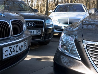 Audi A8L, BMW 750L, Mercedes-Benz S500L, Lexus LS460L. Фото Евгении Барановской с сайта autonews.ru Audi A8L, BMW 750L, Mercedes-Benz S500L, Lexus LS460L. Фото Евгении Барановской с сайта autonews.ru