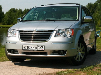 Chrysler Grand Voyager. Фото Екатерины Шадиевой с сайта autonews.ru. Chrysler Grand Voyager. Фото Екатерины Шадиевой с сайта autonews.ru.