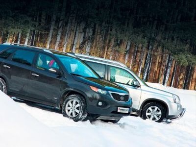 Kia Sorento и Nissan X-Trail. Фото Игоря Кузнецова, 5 колесо Kia Sorento и Nissan X-Trail. Фото Игоря Кузнецова, 5 колесо