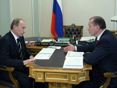 Владимир Путин и Владимир Артяков. Фото с сайта premier.gov.ru Владимир Путин и Владимир Артяков. Фото с сайта premier.gov.ru