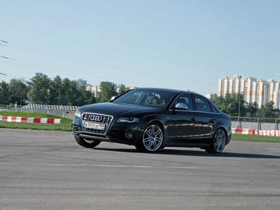 Audi S4. Фото Елена Кочурова с сайта autoweek.ru Audi S4. Фото Елена Кочурова с сайта autoweek.ru
