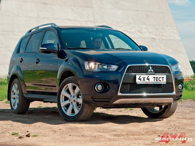 Mitsubishi Outlander XL. Фото Виктории Ильинской с сайта media.club4x4.ru Mitsubishi Outlander XL. Фото Виктории Ильинской с сайта media.club4x4.ru