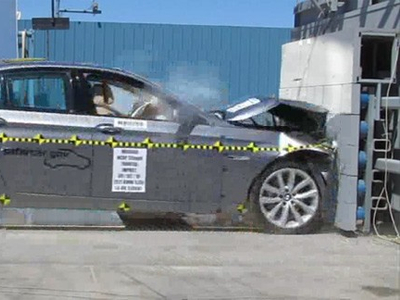 Краш-тест BMW 5 Series. Фото и иллюстрация NHTSA Краш-тест BMW 5 Series. Фото и иллюстрация NHTSA