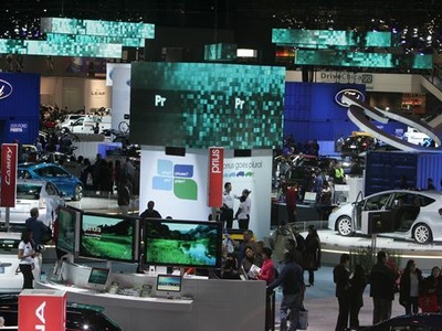 Стенд Toyota на автосалоне в Чикаго. Фото с сайта chicagoautoshow.com Стенд Toyota на автосалоне в Чикаго. Фото с сайта chicagoautoshow.com