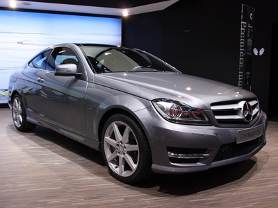 Недавно представленный Mercedes-Benz C-Class Coupe. Фото с сайта autoblog.com Недавно представленный Mercedes-Benz C-Class Coupe. Фото с сайта autoblog.com