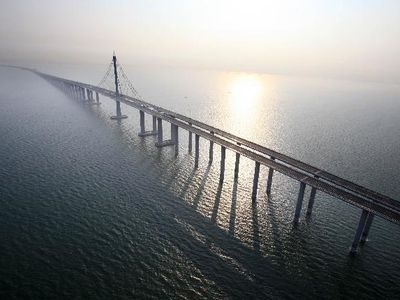 Jiaozhou Bay Bridge. Фото с сайта whatsontianjin.com Jiaozhou Bay Bridge. Фото с сайта whatsontianjin.com