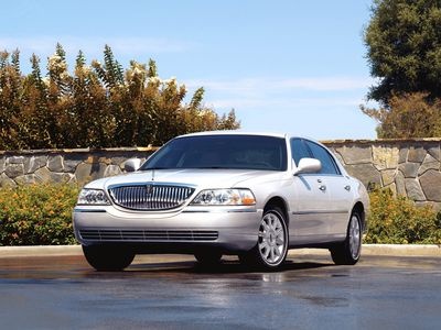 Lincoln Town Car. Фото Lincoln Lincoln Town Car. Фото Lincoln