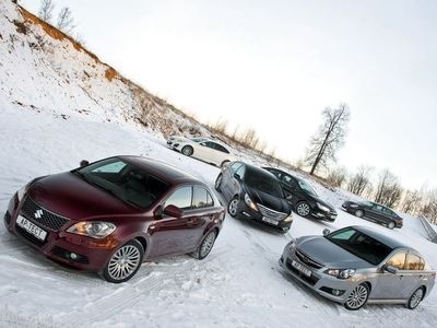 Suzuki Kizashi, Mazda 6, Hyundai Sonata, Subaru Legacy, Citroen C5, Nissan Teana Four. Фото Степана Шумахера с сайта autoreview.ru Suzuki Kizashi, Mazda 6, Hyundai Sonata, Subaru Legacy, Citroen C5, Nissan Teana Four. Фото Степана Шумахера с сайта autoreview.ru