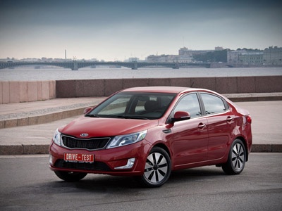 У 2011 KIA планує зібрати в Кам'янці 20 тис седанів Rio, продати 15 тис (з них 1000 піде в СНД). Тираж на 12 узгоджується з Hyundai. Фото Drive.ru і KIA У 2011 KIA планує зібрати в Кам'янці 20 тис седанів Rio, продати 15 тис (з них 1000 піде в СНД). Тираж на 12 узгоджується з Hyundai. Фото Drive.ru і KIA