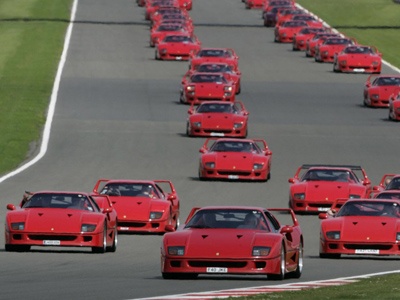 Ferrari F40 в Сильверстоуне Ferrari F40 в Сильверстоуне