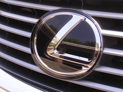 Lexus выходит на рынок компактных гибридов Lexus выходит на рынок компактных гибридов