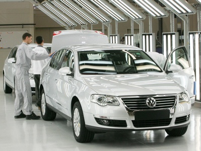 Volkswagen увеличивает объемы производства в РФ Volkswagen увеличивает объемы производства в РФ