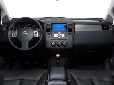 Nissan может отозвать 100 тысяч Versa Nissan может отозвать 100 тысяч Versa