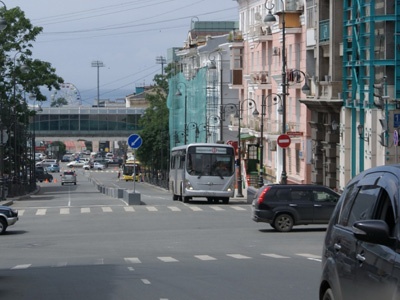 Левостороннее движение по улице Семеновской, г.Владивосток Левостороннее движение по улице Семеновской, г.Владивосток