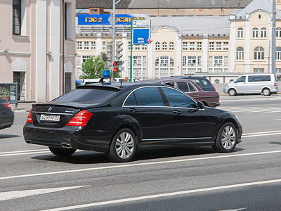 Автомобиль с «мигалкой» в Москве Автомобиль с «мигалкой» в Москве