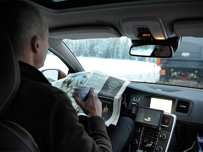 Испытательные заезды на беспилотных Volvo в рамках проекта SARTRE Испытательные заезды на беспилотных Volvo в рамках проекта SARTRE