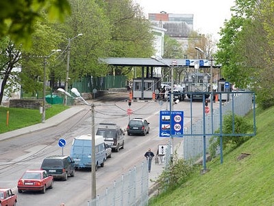 Таможенный пост «Ивангород» на российско-эстонской границе Таможенный пост «Ивангород» на российско-эстонской границе