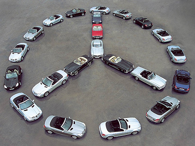 Импровизированный логотип Mercedes-Benz Импровизированный логотип Mercedes-Benz