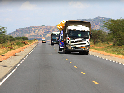 Трасса Nairobi-Mombasa в Кении Трасса Nairobi-Mombasa в Кении