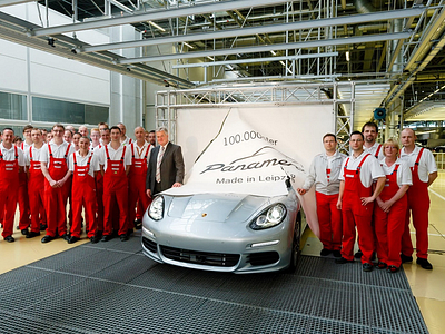 Стотысячный экземпляр Porsche Panamera на конвейере завода в Лейпциге Стотысячный экземпляр Porsche Panamera на конвейере завода в Лейпциге