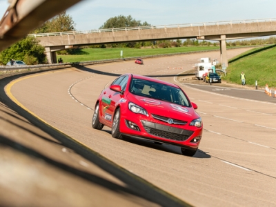 Vauxhall Astra в Милбруке Vauxhall Astra в Милбруке