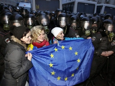 Митинг сторонников евроинтеграции Украины на Майдане Независимости в Киеве Митинг сторонников евроинтеграции Украины на Майдане Независимости в Киеве
