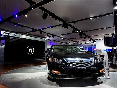 Acura RLX на моторшоу в Нью-Йорке Acura RLX на моторшоу в Нью-Йорке