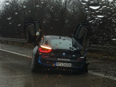 Разбитый тестовый прототип BMW i8 Разбитый тестовый прототип BMW i8