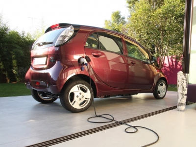 Mitsubishi i-MiEV Mitsubishi i-MiEV