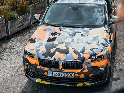 BMW показала новый кроссовер X2, но в камуфляже