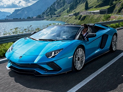 Lamborghini впервые обогнала Ferrari. По продажам в России