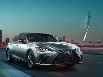 Lexus показал в Китае ES седьмого поколения