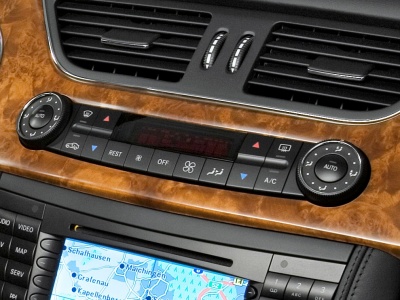 Mercedes-Benz CLS-Класс. Система четырёхзонного автоматического контроля THERMOTRONIC Mercedes-Benz CLS-Класс. Система четырёхзонного автоматического контроля THERMOTRONIC
