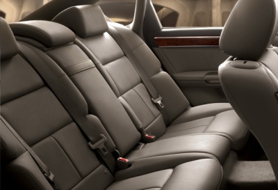 Infiniti M. Задние сиденья с подогревом и электроприводом Infiniti M. Задние сиденья с подогревом и электроприводом