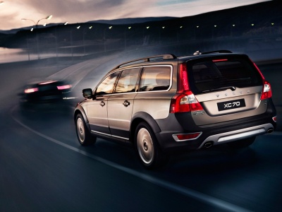 Volvo XC70. Адаптивные стоп-сигналы (EBL) Volvo XC70. Адаптивные стоп-сигналы (EBL)