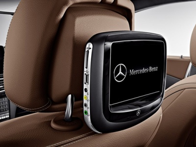 Mercedes-Benz CLS-Класс AMG. Развлекательная система для задних пассажиров Mercedes-Benz CLS-Класс AMG. Развлекательная система для задних пассажиров
