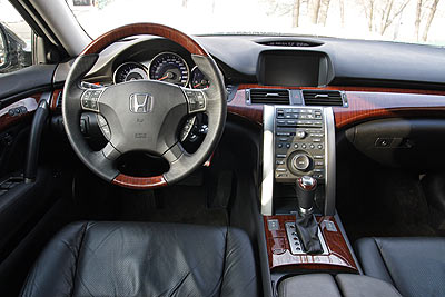 Honda Legend. Фото Кирилл Лебедев и Иван Ветренный с сайта gazeta.ru. Honda Legend. Фото Кирилл Лебедев и Иван Ветренный с сайта gazeta.ru.