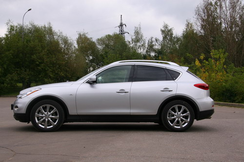 Infiniti EX35. Фото с сайта carclub.ru. Infiniti EX35. Фото с сайта carclub.ru.