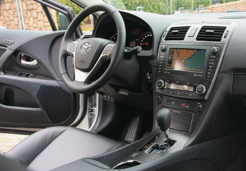 Toyota Avensis. Фото Игоря Кузнецова, 5 колесо.