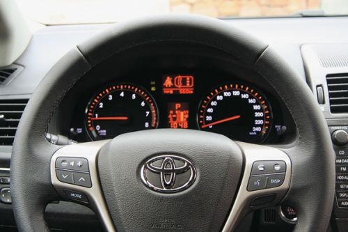 Toyota Avensis. Фото Игоря Кузнецова, 5 колесо.