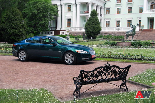 Jaguar XF. Фото Дарьи Сорокиной и Романа Мартынова с сайта AutoWeek.ru. Jaguar XF. Фото Дарьи Сорокиной и Романа Мартынова с сайта AutoWeek.ru.