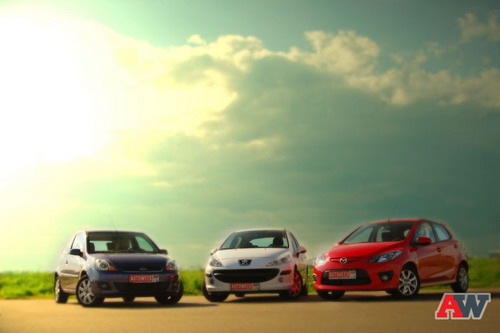Ford Fiesta, Peugeot 207, Mazda 2. Фото Романа Мартынова с сайта autoweek.ru. Ford Fiesta, Peugeot 207, Mazda 2. Фото Романа Мартынова с сайта autoweek.ru.