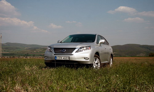 Lexus RX450h. Фото с сайта autonews.ru Lexus RX450h. Фото с сайта autonews.ru