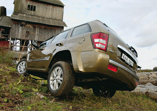 Jeep Grand Cherokee. Фото Александра Срахова-Баранова с сайта media.club4x4.ru. Jeep Grand Cherokee. Фото Александра Срахова-Баранова с сайта media.club4x4.ru.