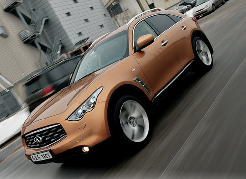 Infiniti FX50. Фото Александра Страхова-Баранова с сайта media.club4x4.ru Infiniti FX50. Фото Александра Страхова-Баранова с сайта media.club4x4.ru